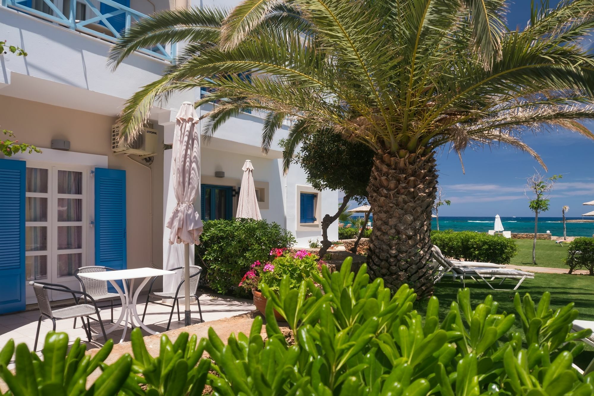 Pyrgos Beach Hotel Apartments マリア エクステリア 写真